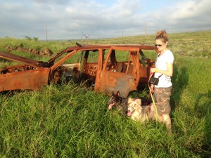 Jen with her muttley crew, Eller and Guinne on the Waikoloa Village Post Office Trail